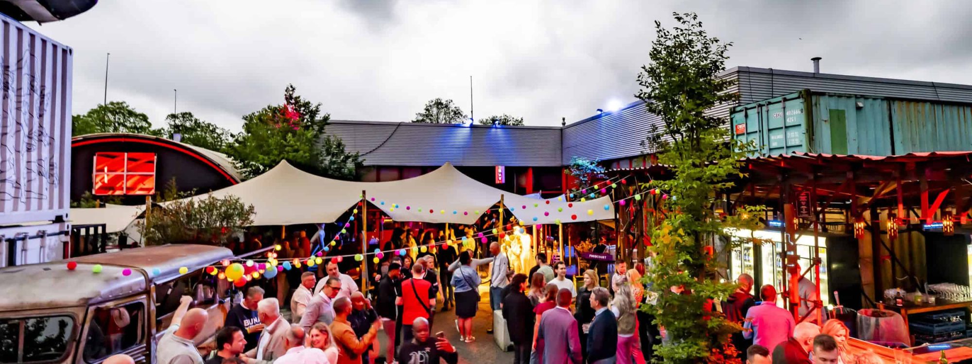 Courtyard-drinks-scaled
